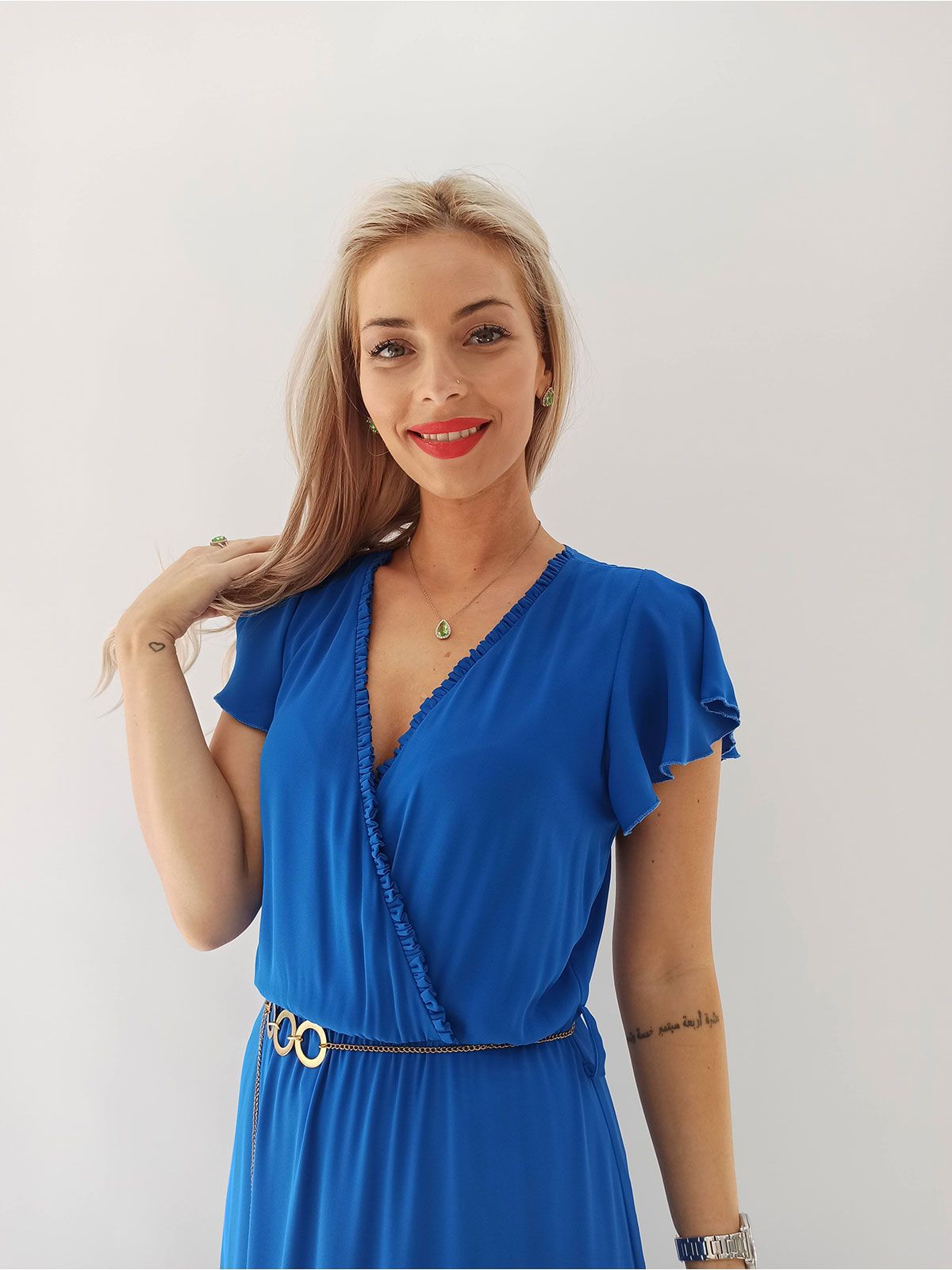 Φόρεμα μονόχρωμο κρουαζέ με βολάν και ζώνη αλυσίδα μπλε ρουά - Βραδινά -  Donna Martha :: Anima Fashion Store - Γυναικεία, παιδικά, βρεφικά ρούχα και  αξεσουάρ στο Ηράκλειο Κρήτης